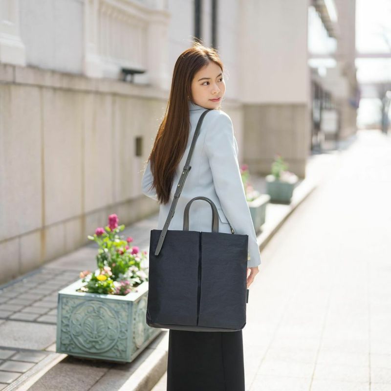 TUTUMU Fly tote | 豊岡鞄公式オンラインストア - Artisan [ アルチザン ]