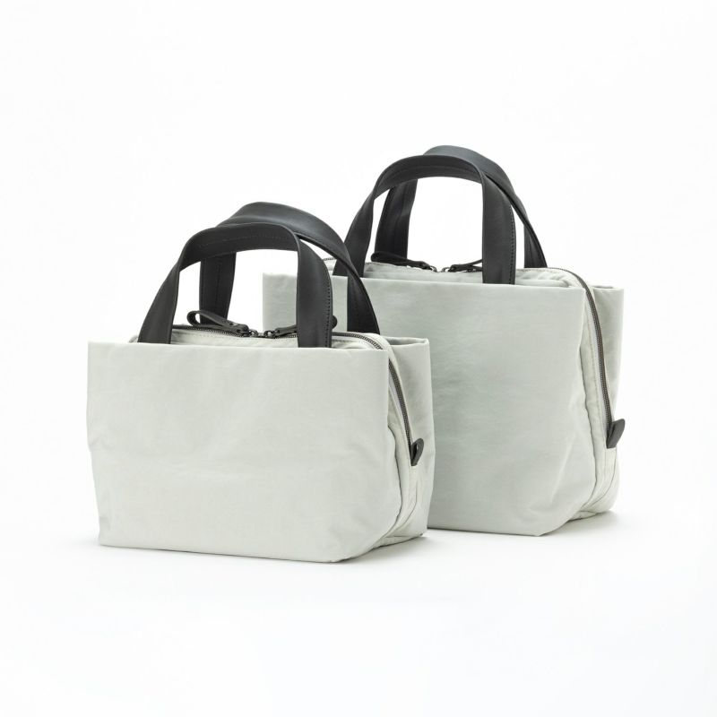 左：当商品tre tote　右：tre boston