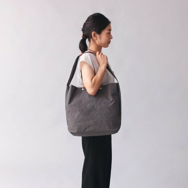 TUTUMU News paper tote | 豊岡鞄公式オンラインストア - Artisan