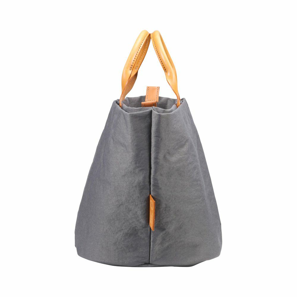 グレー真横（側面）