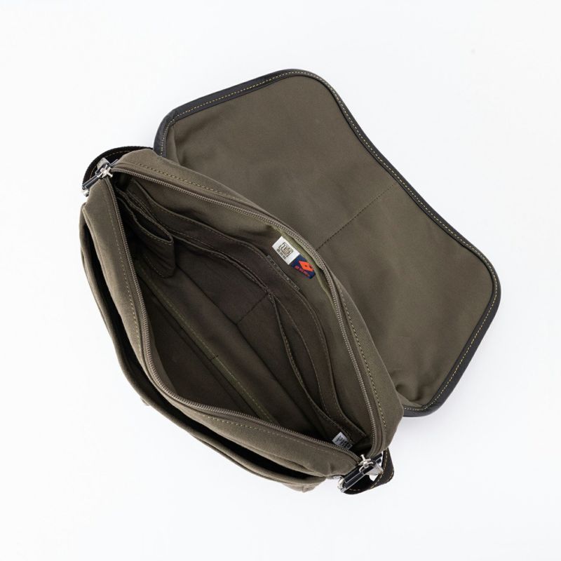 メインルーム（カーキ）