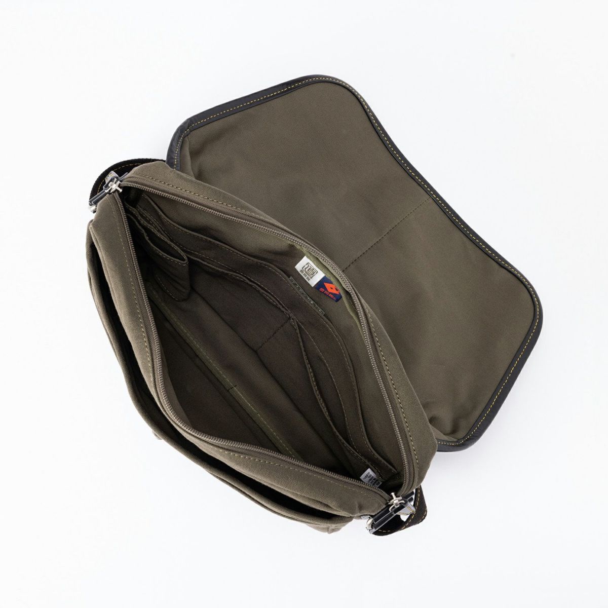 メインルーム（カーキ）