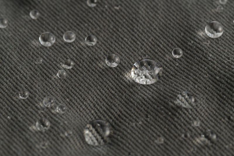 外装生地は撥水ナイロン