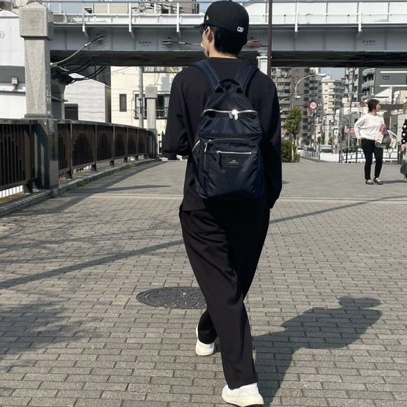 ネイビー（モデル身長182cm）