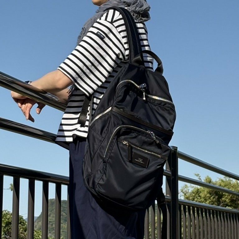 ネイビー（モデル身長166cm）