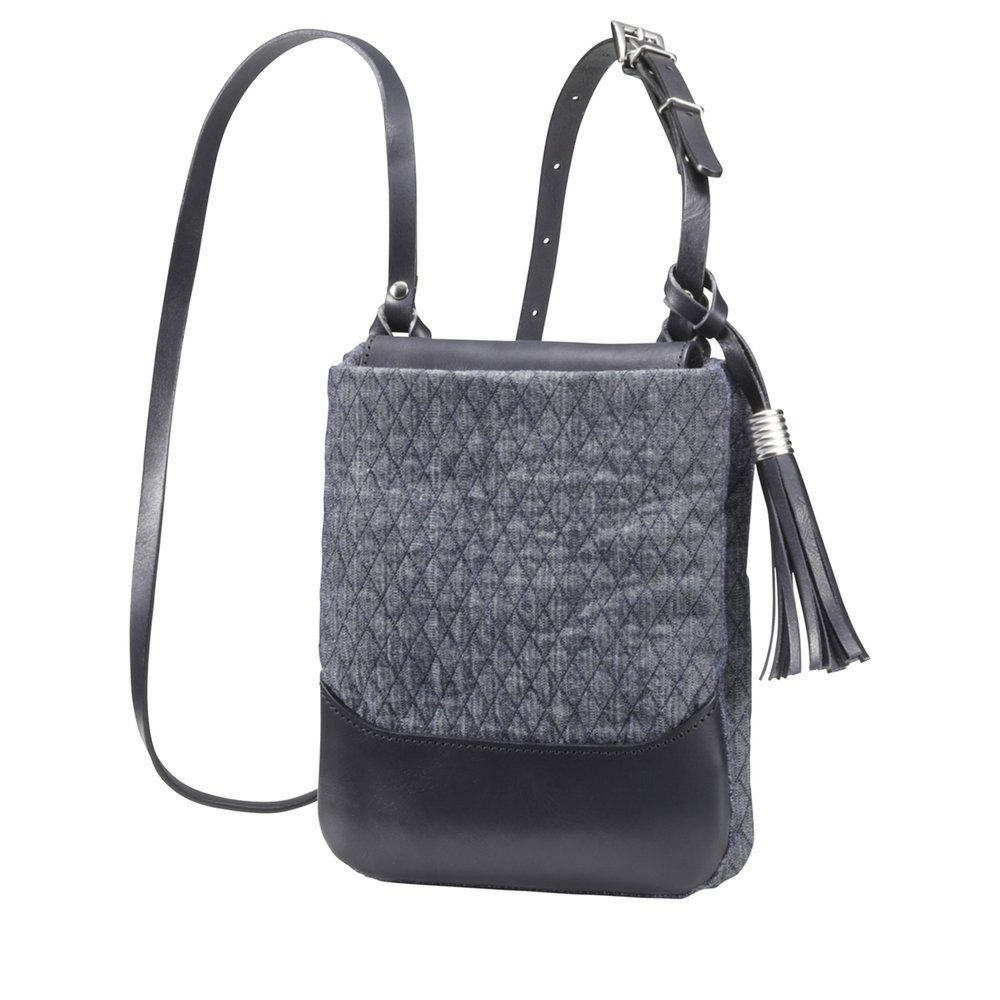 ブラック斜め横