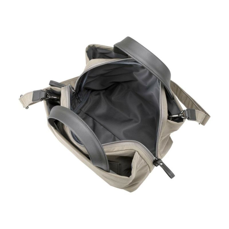 グレージュ　内装など