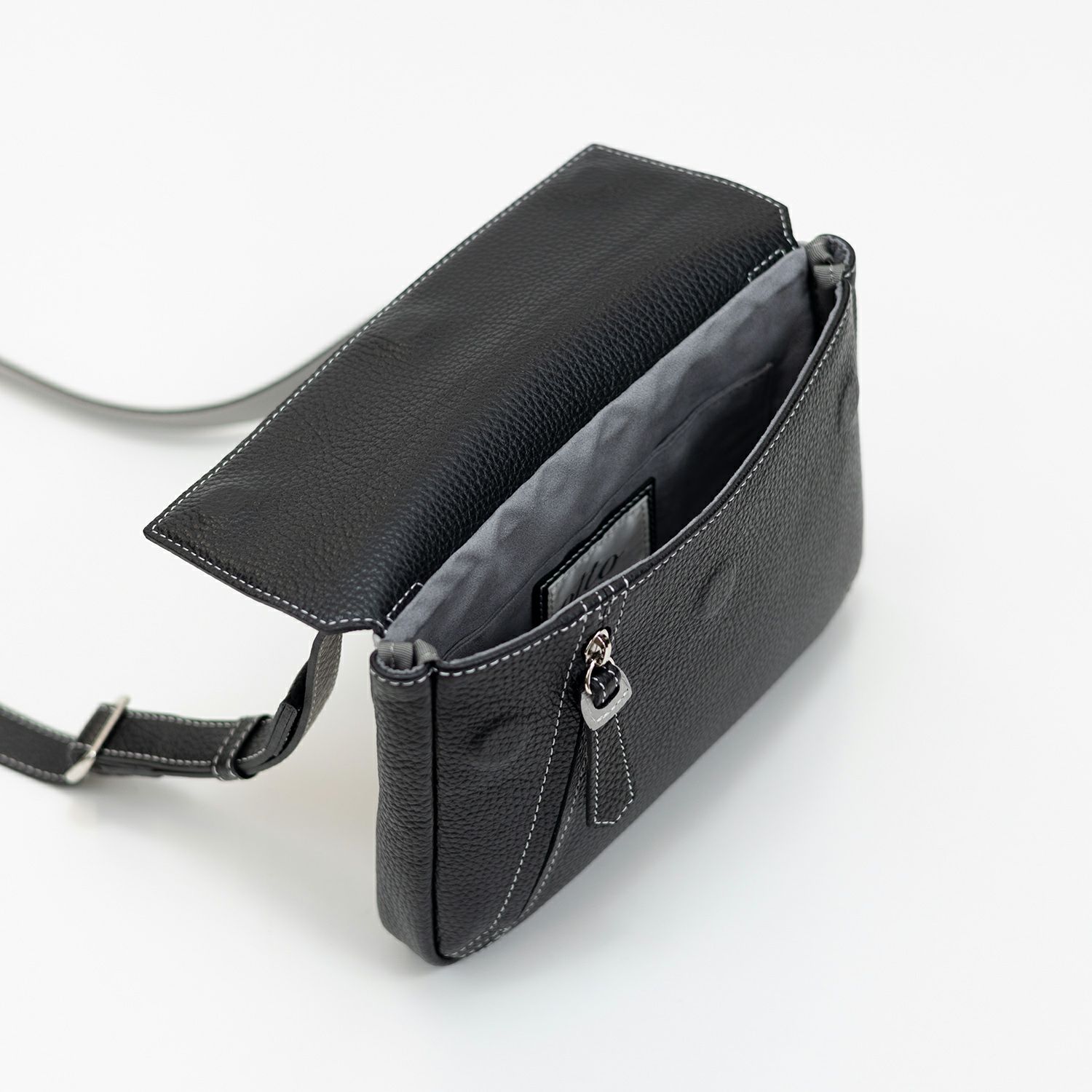 レザーフラップポシェット | 豊岡鞄公式オンラインストア - Artisan