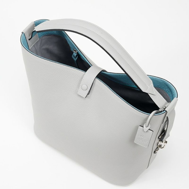 ホックを留めた状態