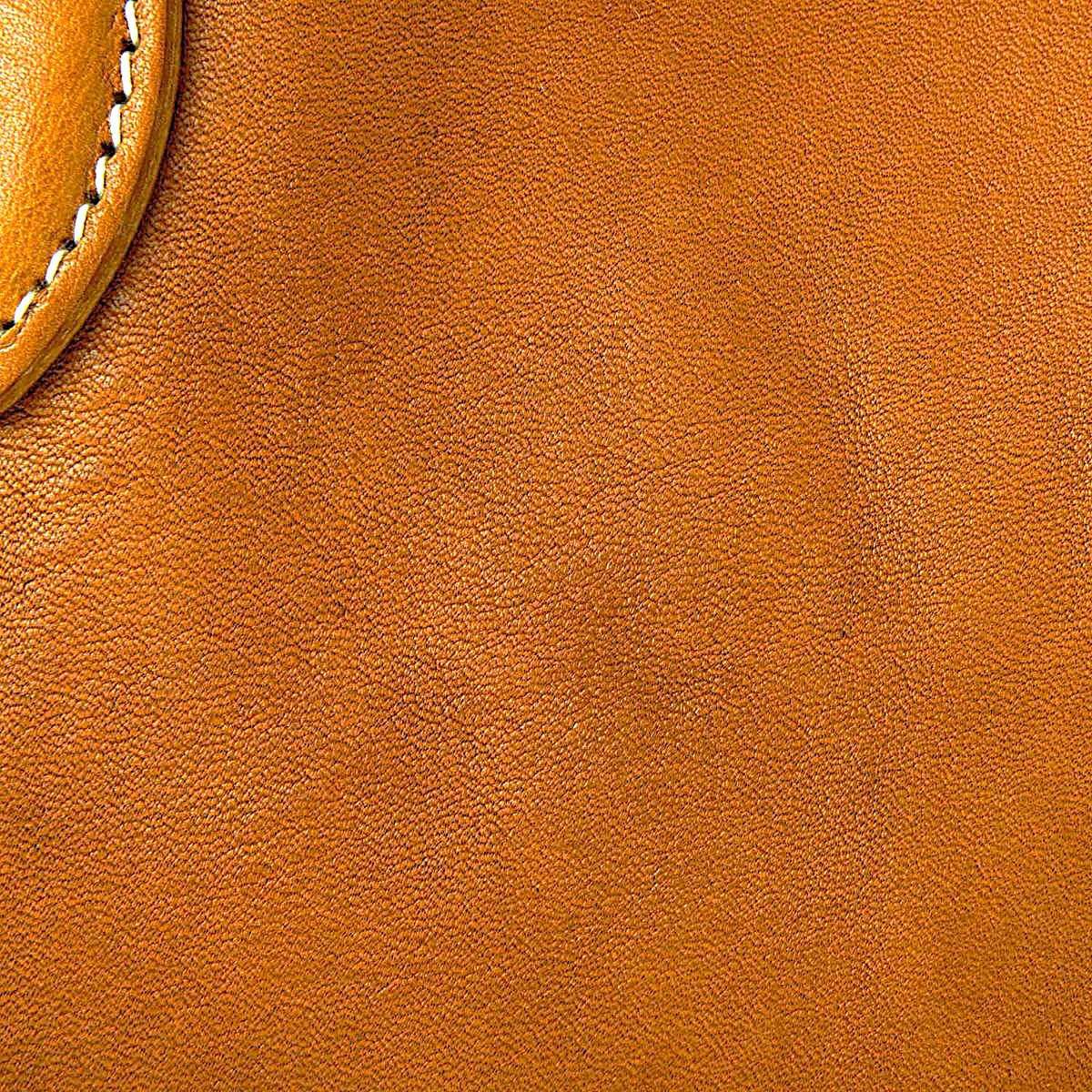 革（拡大画像）